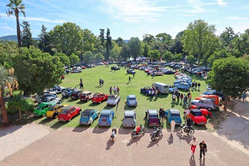 https://www.ville-sollies-pont.fr/photo/img/actualites/2025/2CV_club/2CV_club_(1).jpg?time=1759153007006