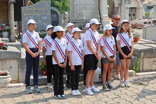 https://www.ville-sollies-pont.fr/photo/img/actualites/2025/comm%C3%A9moration/08.06/Indochine_(3).jpg?time=1749626896460
