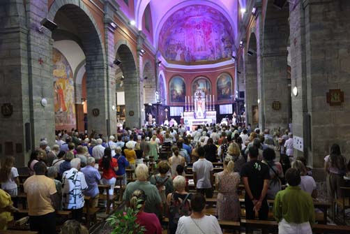 https://www.ville-sollies-pont.fr/photo/img/actualites/2025/f%C3%AAte_figue/31.08/messe_(4).jpg?time=1756817575996