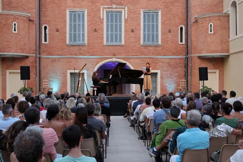 https://www.ville-sollies-pont.fr/photo/img/actualites/2025/fest_piano/05.07/IMG_1249_DxO.jpg?time=1751880739220
