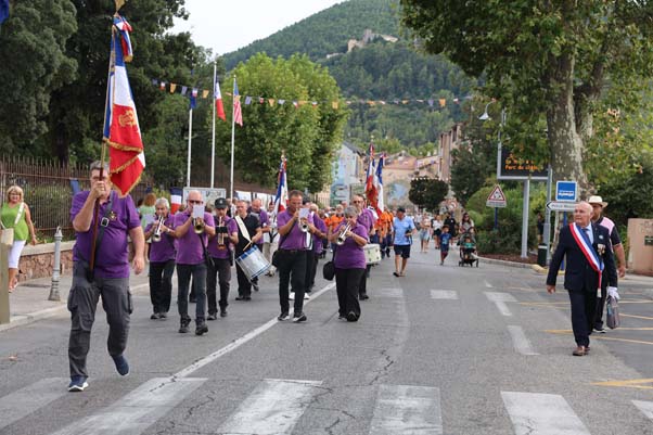 https://www.ville-sollies-pont.fr/photo/img/actualites/2026/Comm%C3%A9moration/24.08_Lib%C3%A9/Lib%C3%A9ration_(4).jpg?time=1787666731471