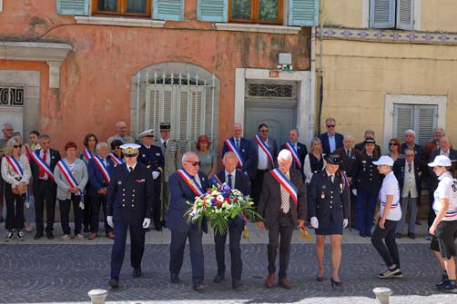 https://www.ville-sollies-pont.fr/photo/img/actualites/2026/Comm%C3%A9moration/8.05/comm%C3%A9moration_(3).jpg?time=1778491290564