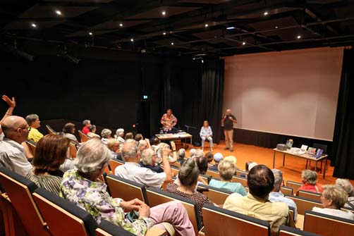 https://www.ville-sollies-pont.fr/photo/img/actualites/2026/Exposition/Expo_LesArtsDuVerre_10-17.06/conf%C3%A9rence_Bruno_Tosi_(3).jpg?time=1781532563285