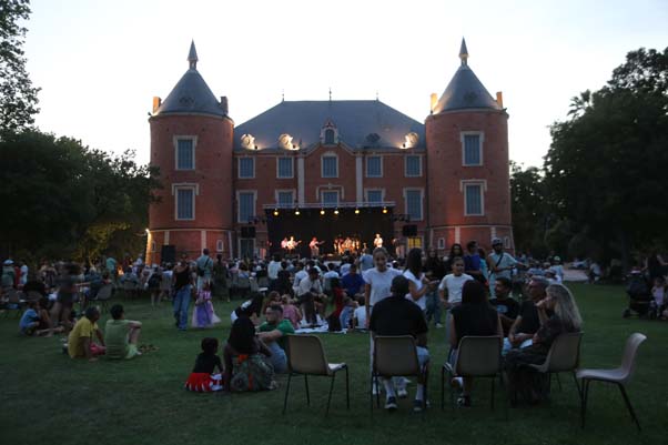 https://www.ville-sollies-pont.fr/photo/img/actualites/2026/F%C3%AAte_musique/tribute_goldman/IMG_2216.jpg?time=1782130872765
