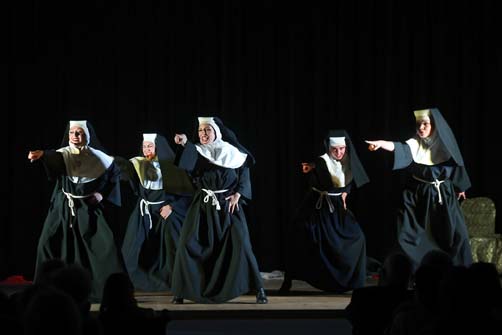 https://www.ville-sollies-pont.fr/photo/img/actualites/2026/Farlight_soir%C3%A9e_cabaret_8.05/farlight_(13).jpg?time=1778585748156