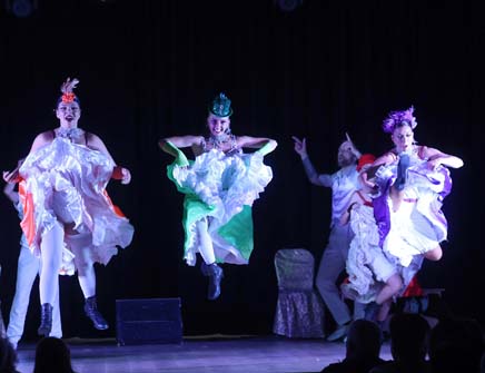 https://www.ville-sollies-pont.fr/photo/img/actualites/2026/Farlight_soir%C3%A9e_cabaret_8.05/farlight_(3).jpg?time=1778574545959