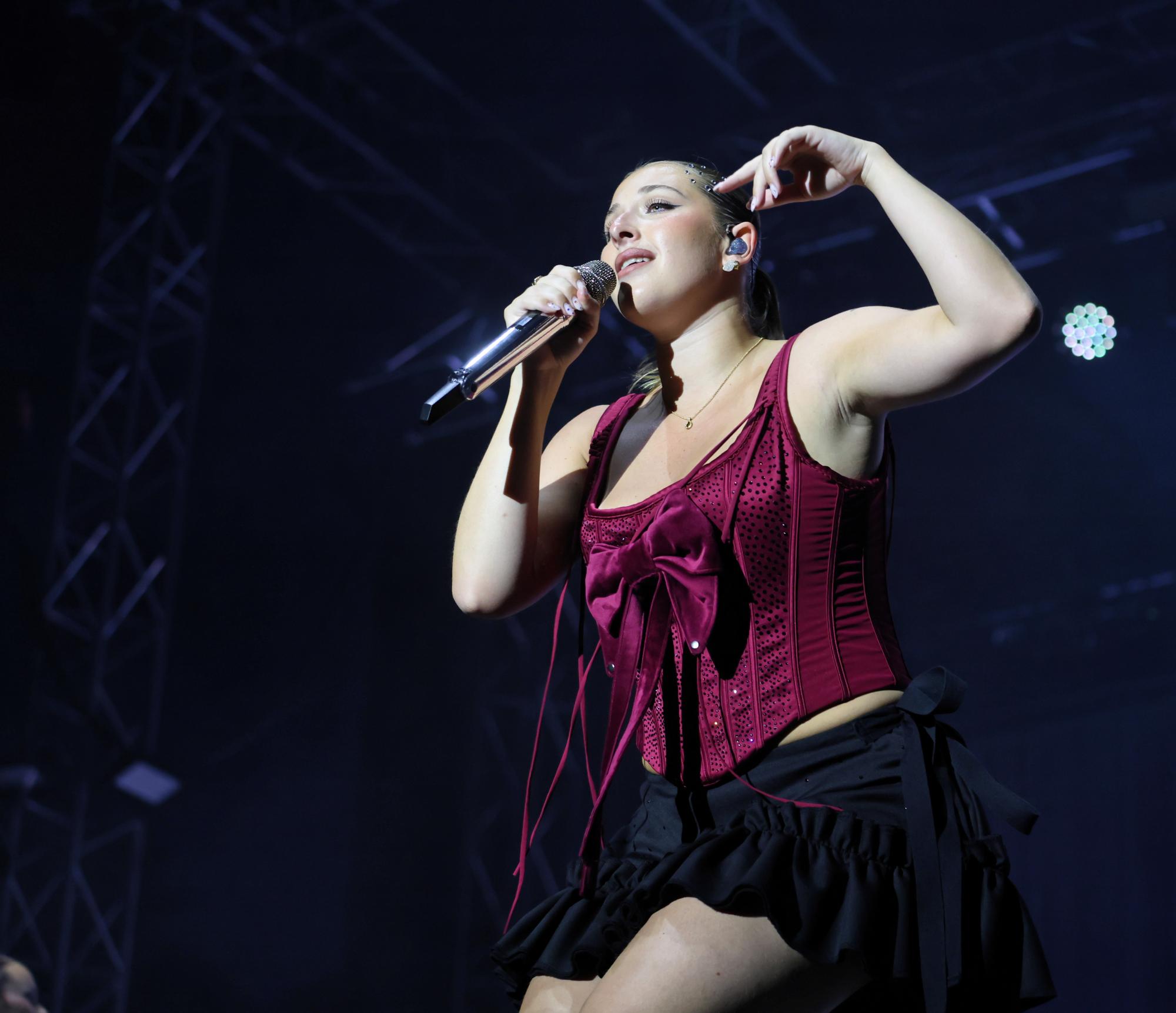 https://www.ville-sollies-pont.fr/photo/img/actualites/2026/Festival_ch%C3%A2teau/H%C3%A9l%C3%A9na/H%C3%A9l%C3%A9na_(1).jpg?time=1784554164484