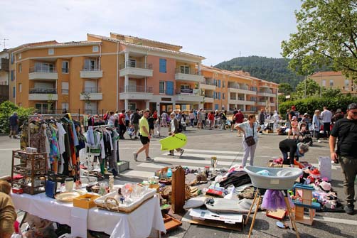 https://www.ville-sollies-pont.fr/photo/img/actualites/2026/Rotary/Vide_Grenier_1erMai/VG_Rotary_(2).jpg?time=1777899715770