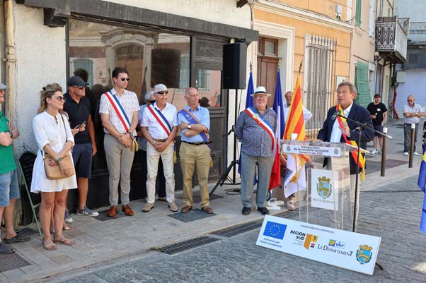 https://www.ville-sollies-pont.fr/photo/img/actualites/2026/centralit%C3%A9/inauguration_27.06/centralit%C3%A9_(1).jpg?time=1782808223003