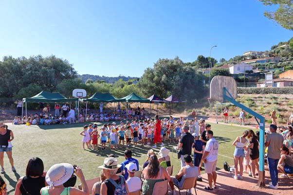 https://www.ville-sollies-pont.fr/photo/img/actualites/2026/kermesse/A._Daudet/spectacle_Daudet_(5).jpg?time=1782293016226