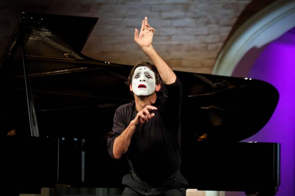 https://www.ville-sollies-pont.fr/photo/img/actualites/2026/les_nocturnes_%C3%A0_solli%C3%A8s-pont/3.07/pantomime_(2).jpg?time=1783329836614