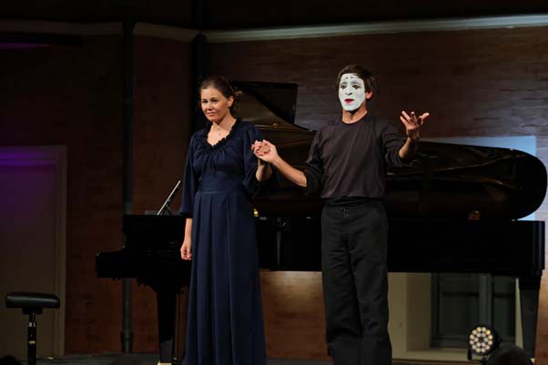 https://www.ville-sollies-pont.fr/photo/img/actualites/2026/les_nocturnes_%C3%A0_solli%C3%A8s-pont/3.07/pantomime_(2).jpg?time=1783329836614