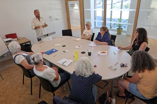 https://www.ville-sollies-pont.fr/photo/img/actualites/2026/m%C3%A9diath%C3%A8que/atelier_%C3%A9criture_M.Delaporte_22.05/atelier_%C3%A9criture_(1).jpg?time=1779710790094