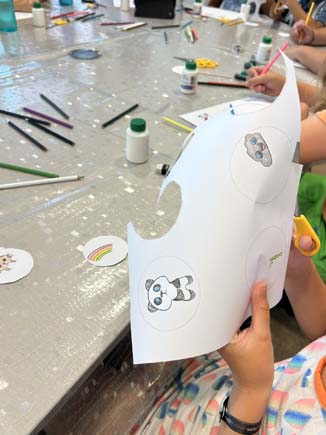 https://www.ville-sollies-pont.fr/photo/img/actualites/2026/m%C3%A9diath%C3%A8que/atelier_thaumatrope_22.07/20260722_IMG_AtelierThaumatrope_005.jpg?time=1785312076617