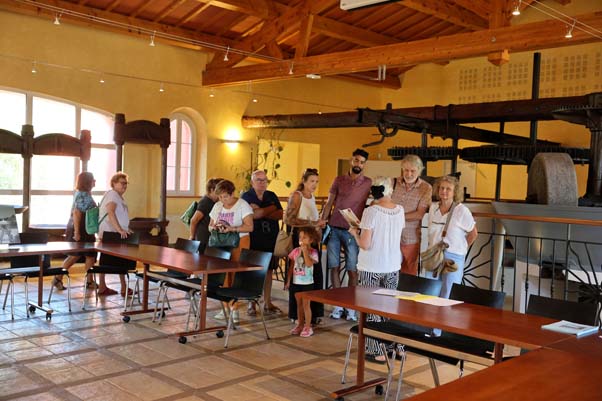 https://www.ville-sollies-pont.fr/photo/img/actualites/2026/patrimoine/Visite_chapelles-ch%C3%A2teau/visite_chapelles_(1).jpg?time=1789997126132